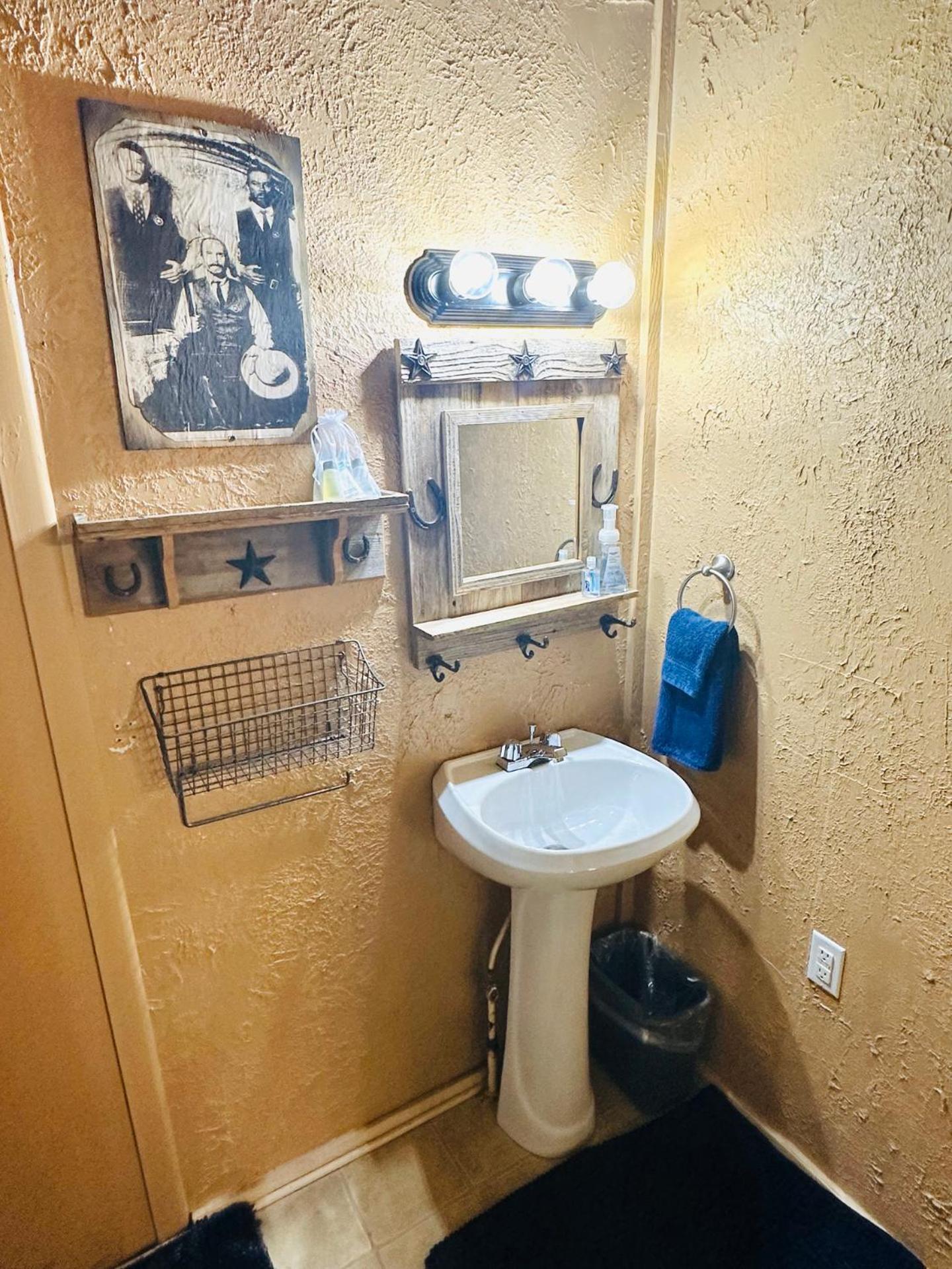 Acorn Hideaways Canton Rustic Old West Frontier Suite Kültér fotó