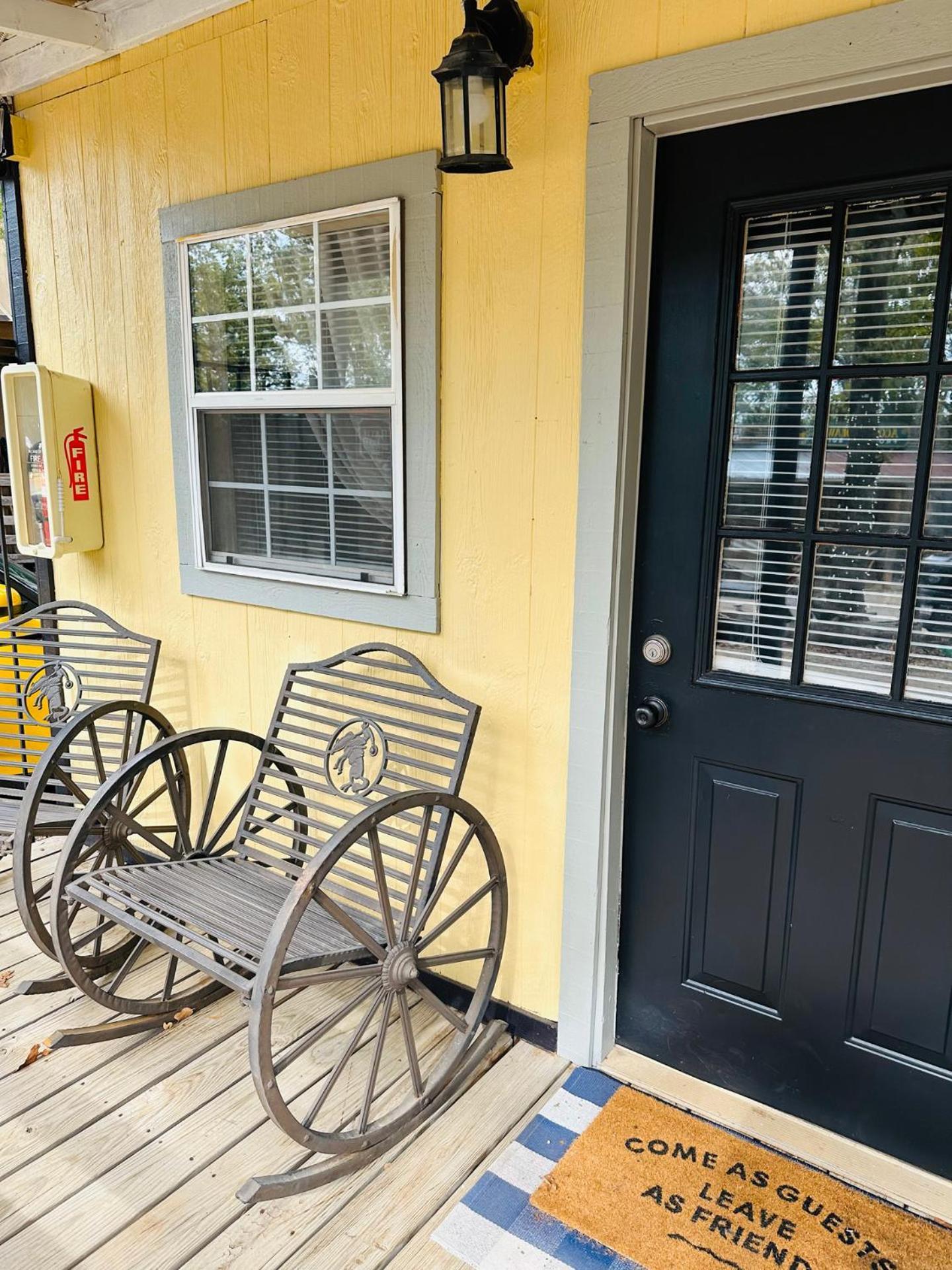 Acorn Hideaways Canton Rustic Old West Frontier Suite Kültér fotó