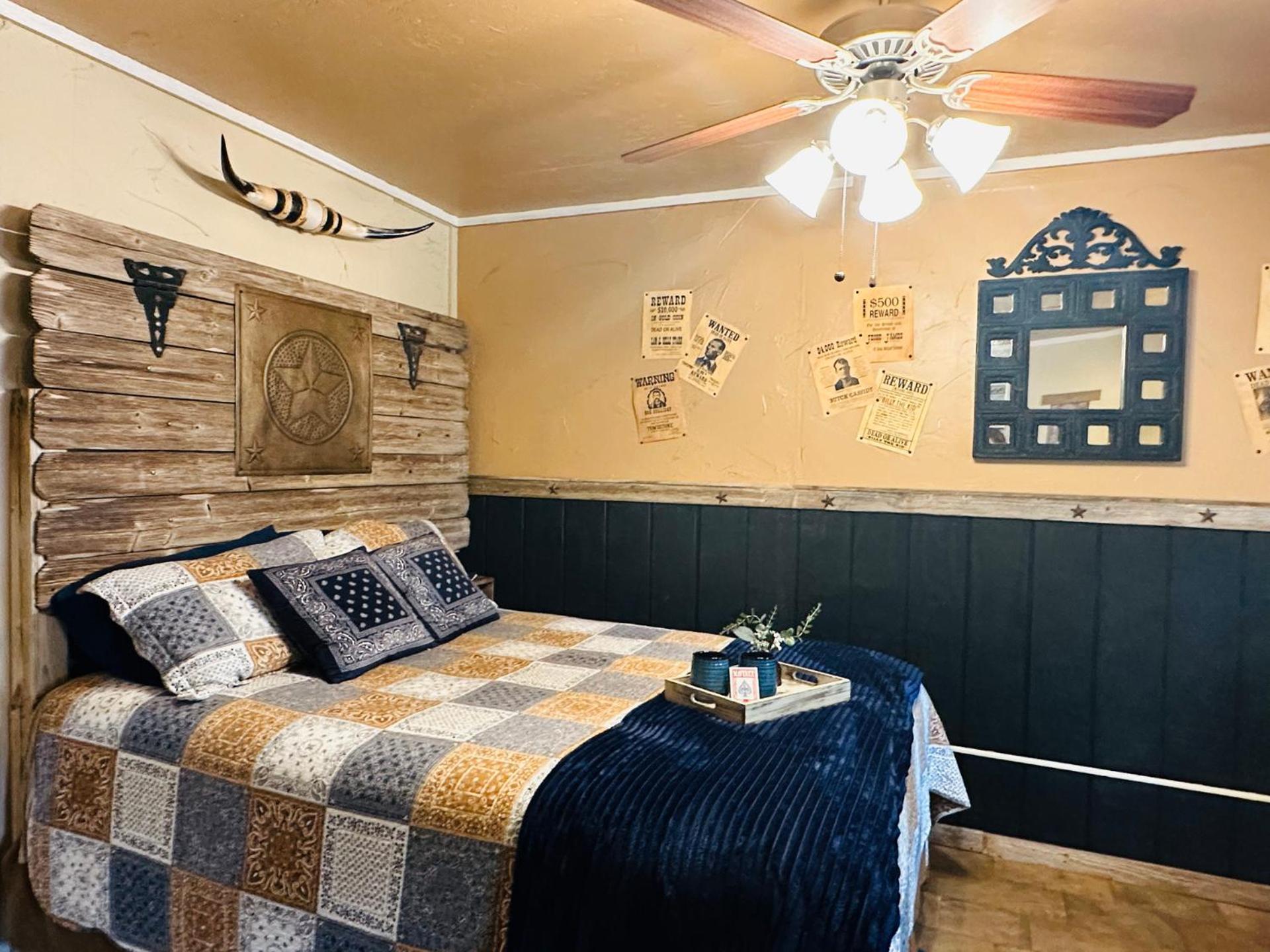 Acorn Hideaways Canton Rustic Old West Frontier Suite Kültér fotó