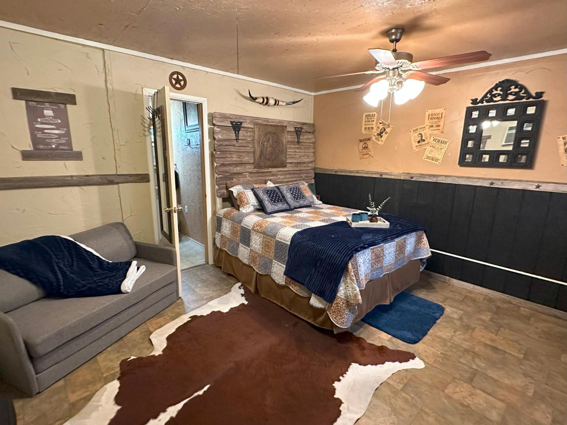 Acorn Hideaways Canton Rustic Old West Frontier Suite Kültér fotó